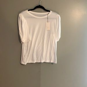 A new day puff sleeve T-shirt